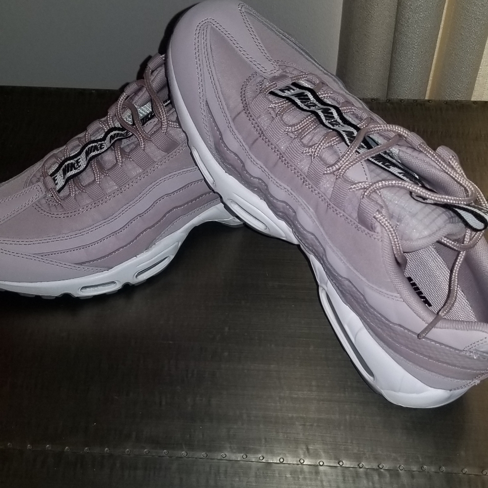Blush Pink Nike airmax